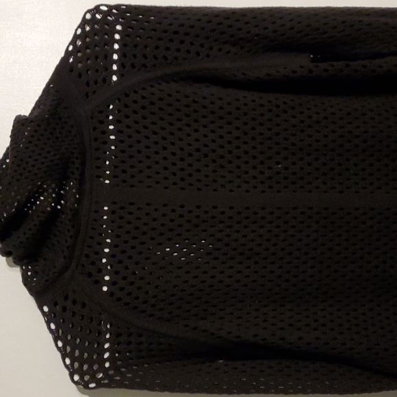 Prana women's M black scoop knit punch hole Sweater shirt. - Picture 7 of 9